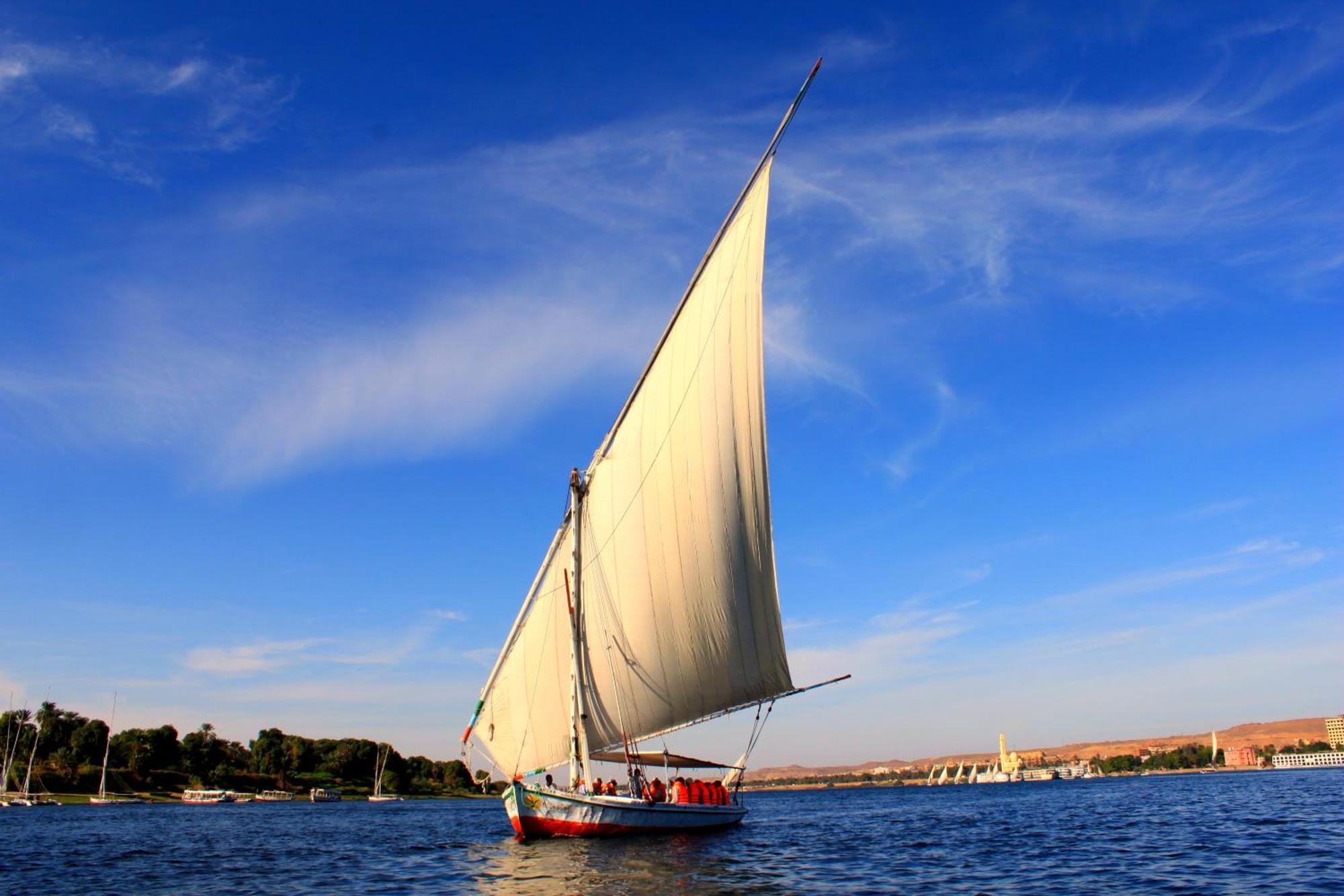 Moevenpick Royal Lily Nile Cruise, Every Monday Four Nights From Luxor, Every Friday Three Nights From Aswan - Including Excursions & Sightseeing Exterior photo