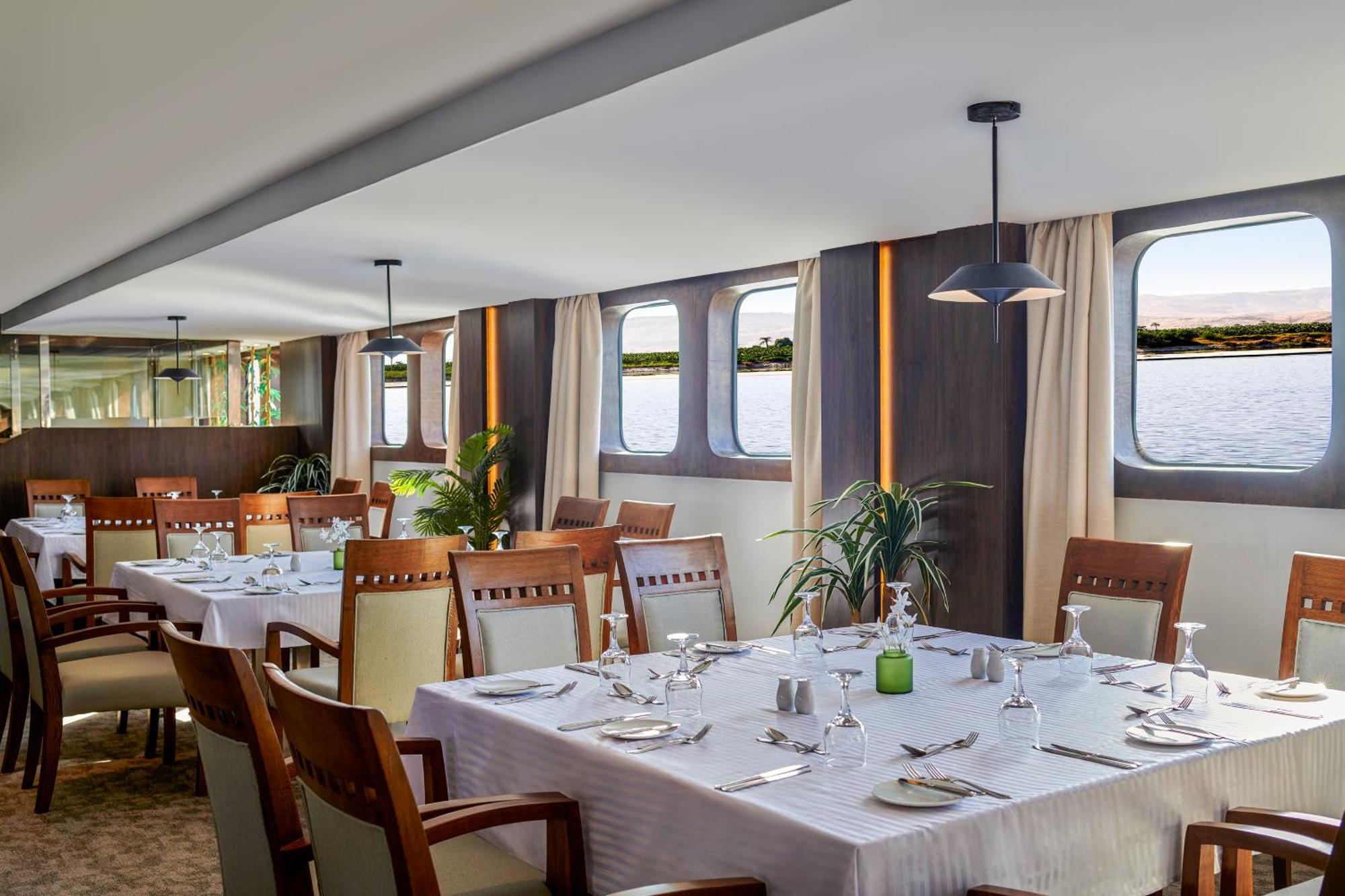 Moevenpick Royal Lily Nile Cruise, Every Monday Four Nights From Luxor, Every Friday Three Nights From Aswan - Including Excursions & Sightseeing Exterior photo